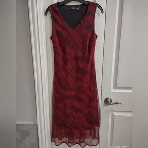 Beautiful flowing maroon and black dress w/lining, size 8, by Hillard & Hanson.